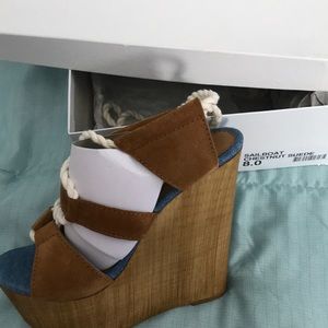 Brand New - Never Worn Steve Madden Wedges